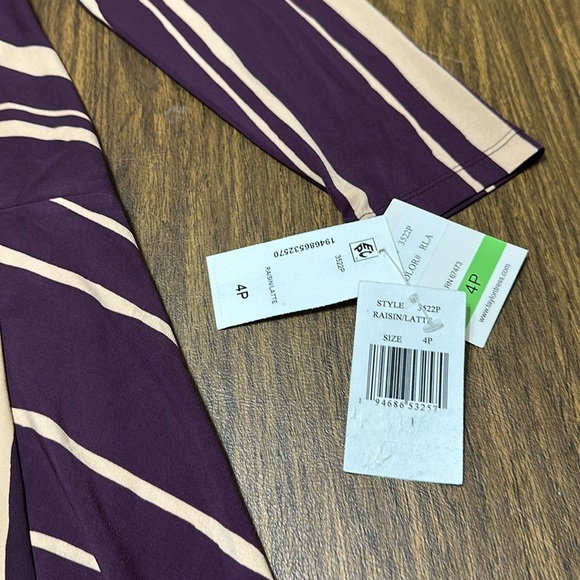 Taylor Dress Printed Asymmetrical-Hem‎ Long-Sleeve, Women's Size 4 Petite - Picture 9 of 11